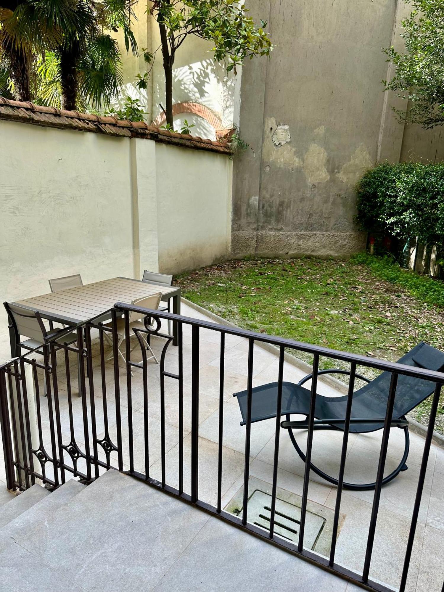 Lr Deluxe Apartments - Porta Venezia - Bilocale Con Giardino Privato Milão Exterior foto